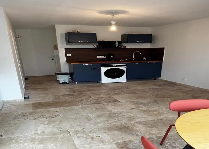 アパート Furnished 2-room With Terrace アグド