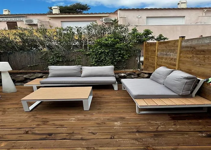 Furnished 2-room With Terrace アパート