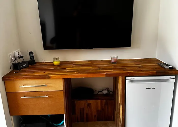 Furnished 2-room With Terrace * アグド