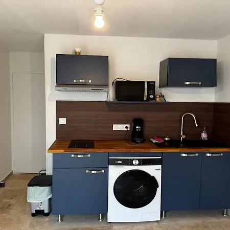 Apartment Furnished 2-room With Terrace