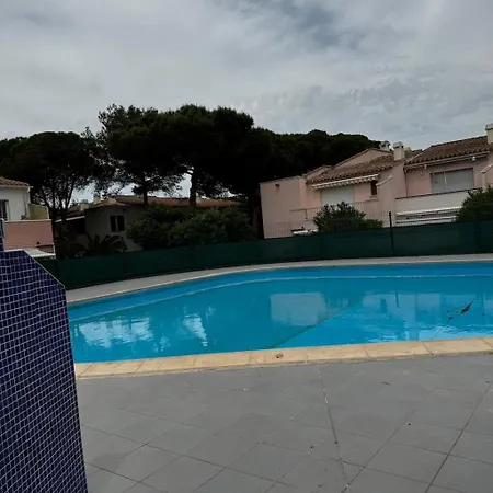 Furnished 2-room With Terrace Apartment *
