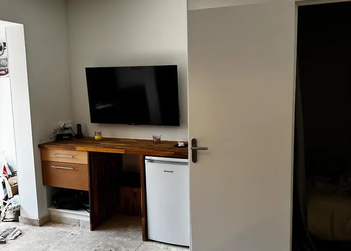 Furnished 2-room With Terrace Apartmán Agde