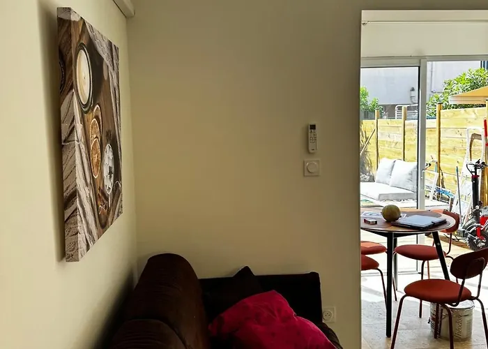 Apartmán Furnished 2-room With Terrace